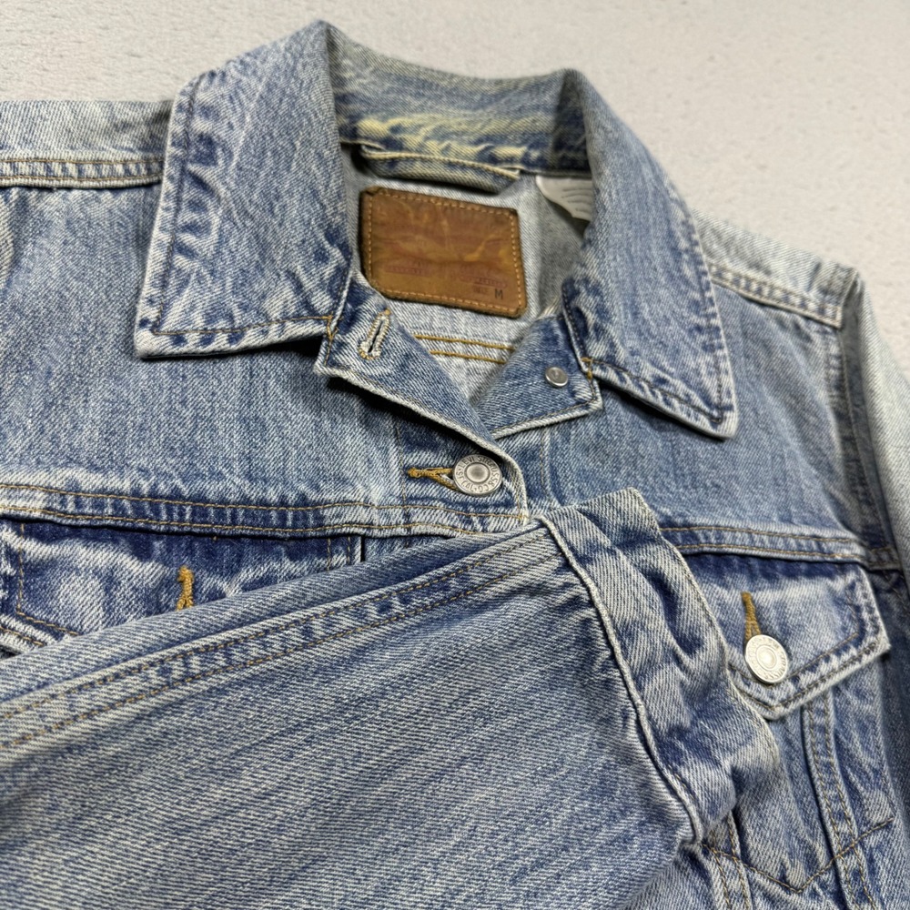 Levis Trucker Denim Jacket Light Wash Blue Jean Button Up Womens Medium